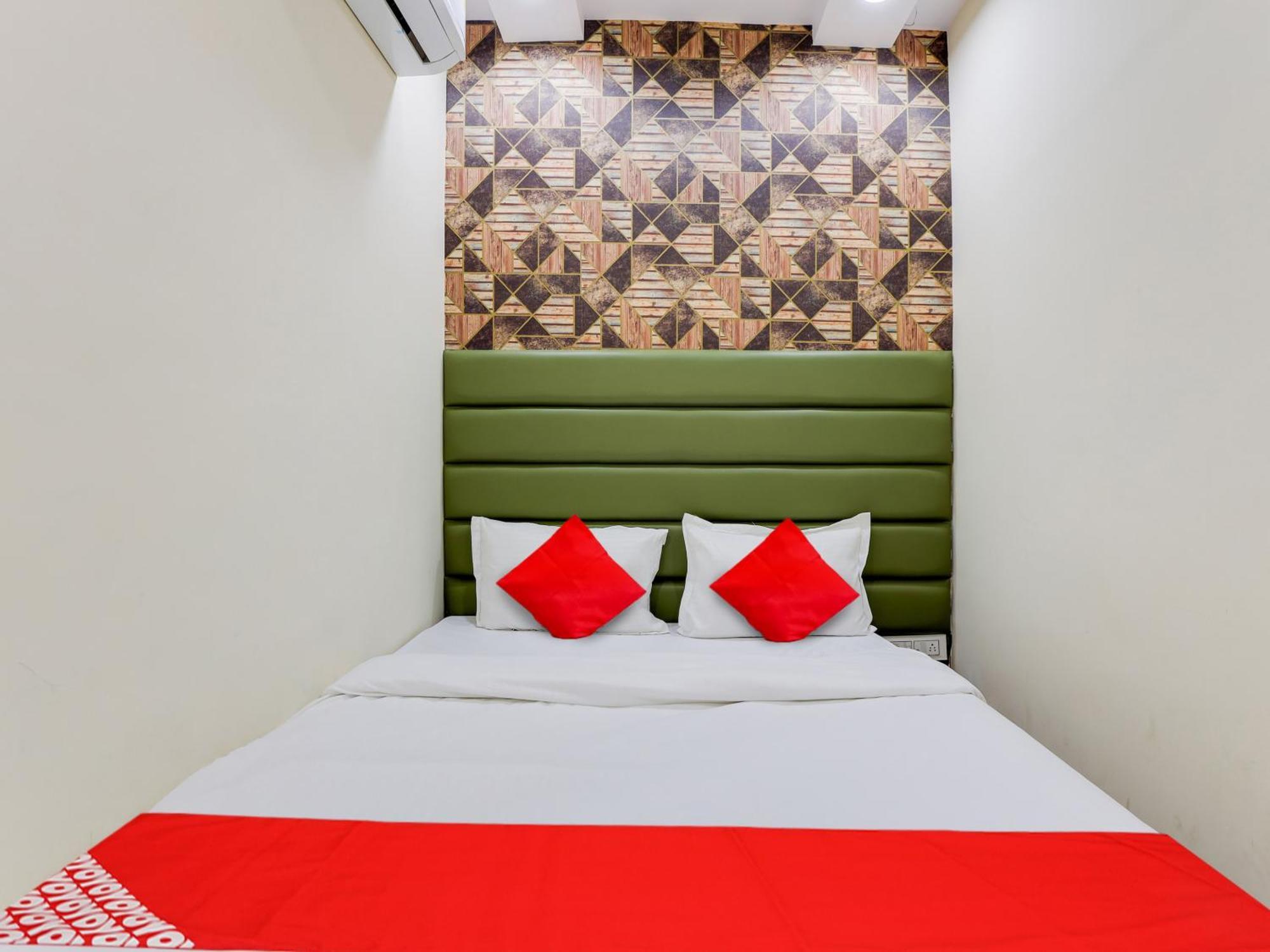 Hotel O Kb Villa 아흐메다바드 외부 사진