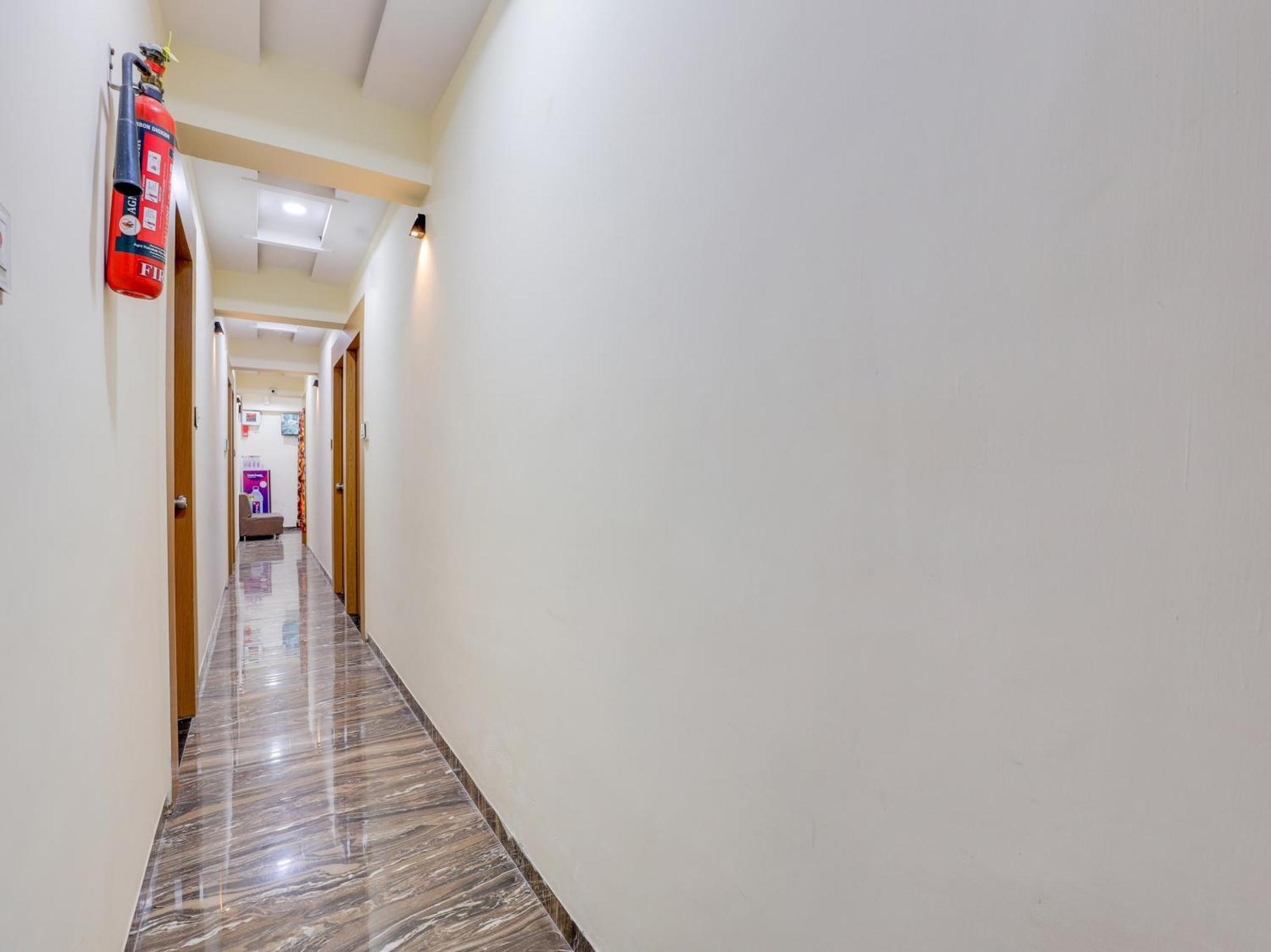 Hotel O Kb Villa 아흐메다바드 외부 사진